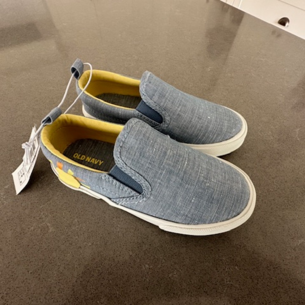Old Navy Little Girl Sz 9 Slip on Sneakers with Sun